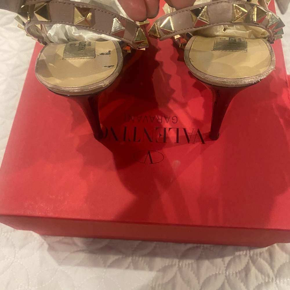 Valentino - Picture 4 of 11
